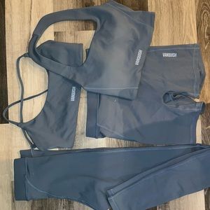 4 peice matching Vanquish fitness set